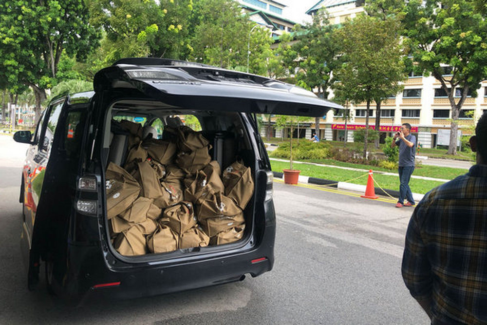 SG20200425 GNA CZZ 016